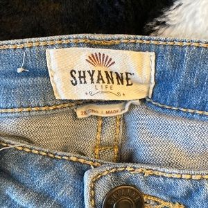 Shyanne light wash mid-rise bootcut jeans